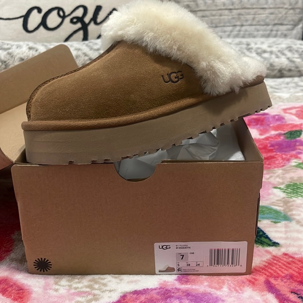 Ugg Disquette Size 7 NWT